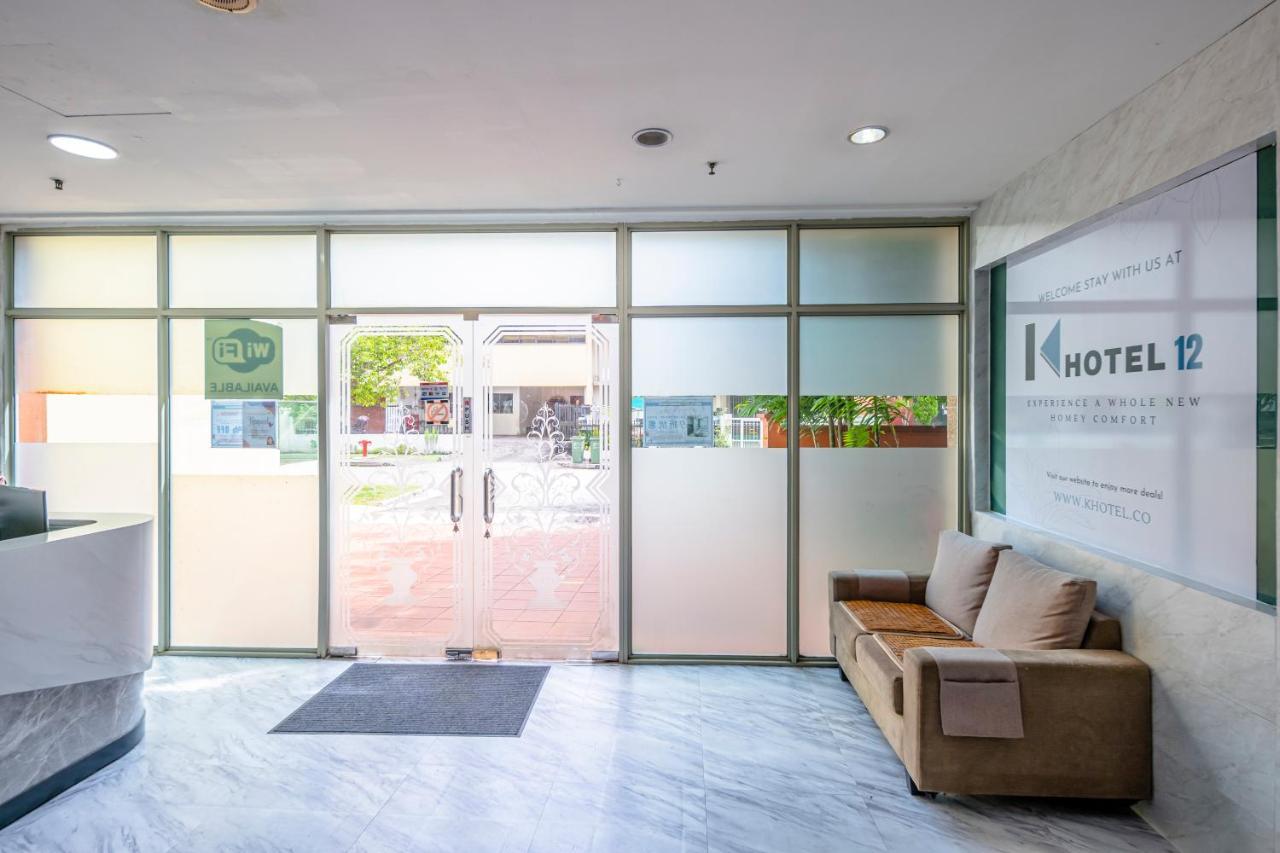 K 12 2* Singapura